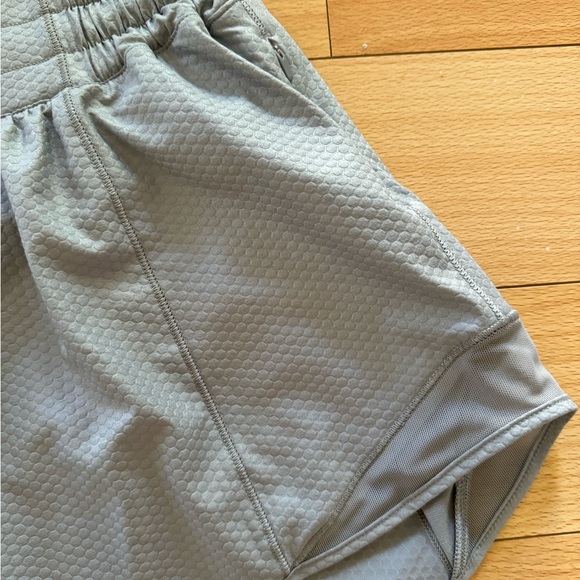 Lululemon Hotty Hot Short II Long 4" *Emboss - Picture 3 of 4